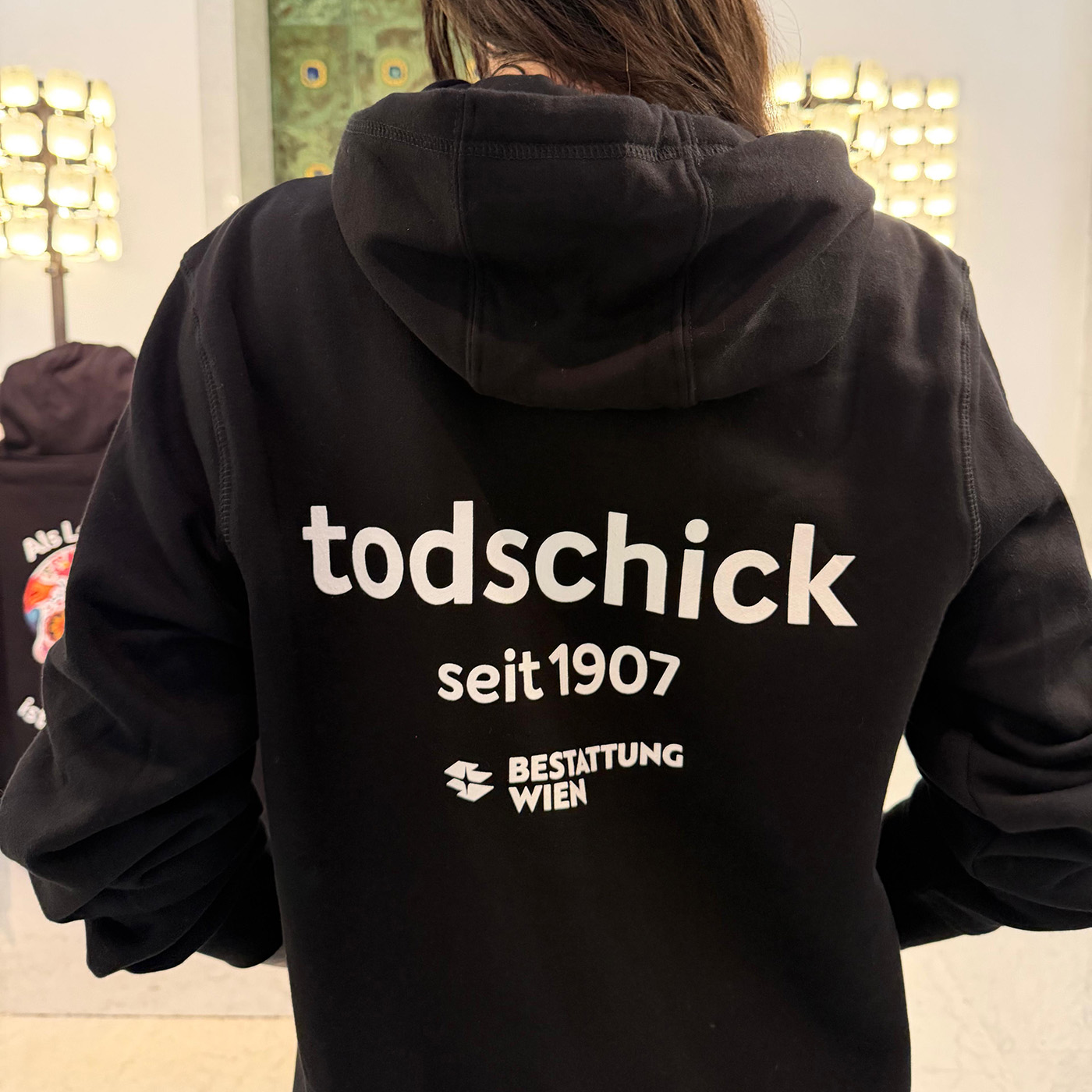 Hoodie "todschick - seit 1907"